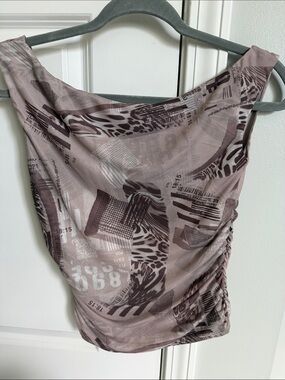 superdown Shaza One Shoulder Top in Brown